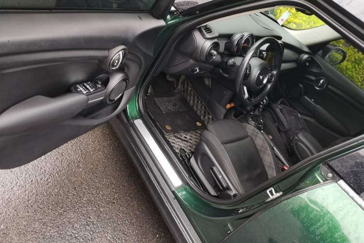 Used MINI 2015 1.5T COOPER Fun Five-Door Edition Driver Seat