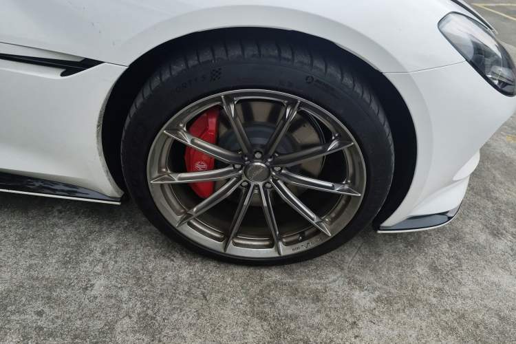 Used MG Cyberster 2024 520 km Legendary All-Wheel-Drive Red Canopy Version
