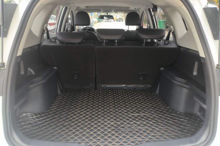 Used Haval M6 2019 1.5T DCT Two-Wheel Drive Value Edition China VI Standard Trunk