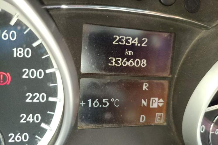 Used Mercedes-Benz R-Class 2010 R 350 L 4MATIC