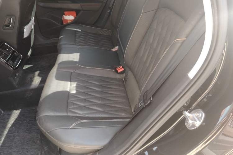 Used Volkswagen Passat 2020 Revised Version 330TSI Luxury Edition China VI Standard