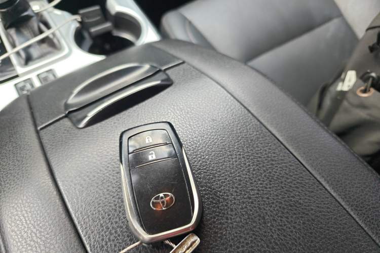 Used Toyota Highlander 2018 2.0T Four-Wheel Drive Luxury Edition 7 Seats China V Emission Standard
