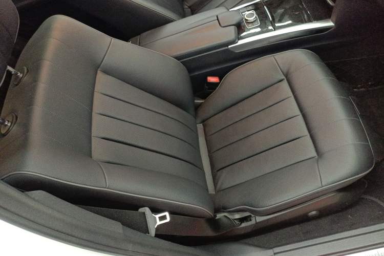 Used Mercedes-Benz E-Class 2015 Restyled E 260 L Sport Edition Right Front Seat