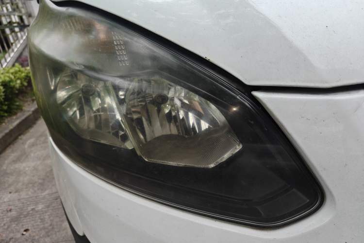 Used Ford Transit 2017 2.0T Diesel Multi-Function Commercial Vehicle Mid-Drive Mid-Roof China V Standard
