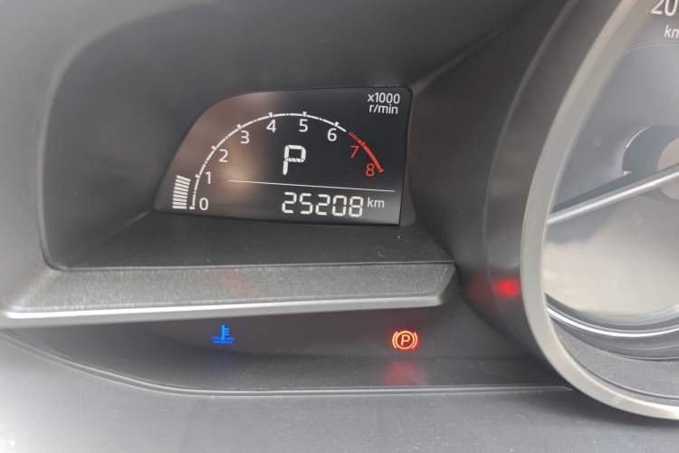 Used Mazda Mazda 3 Axela 2017 Hatchback 2.0L Automatic Luxury Model Emission Standard China V
