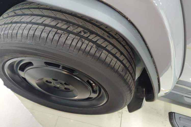 Used iCAR V23 2025 401 Two-Wheel Drive Advanced Edition Left Front Wheel Hub