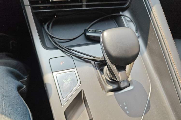 Used Roewe D5X DMH 2024 135 Luxury Edition Gear Lever