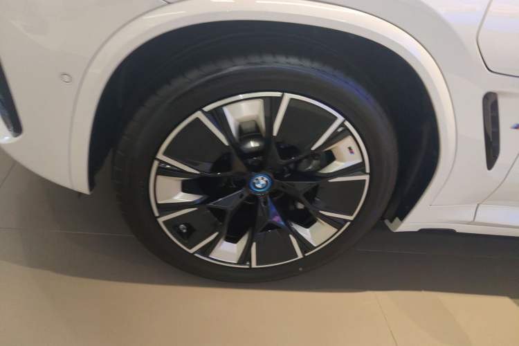 Used BMW iX3 2023 Leading Type
