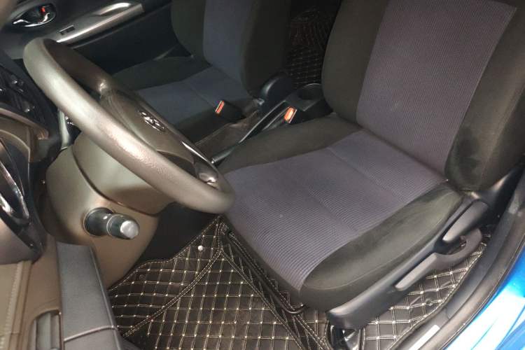 Used Toyota YARiS L Zhi Xuan 2015 1.5E Automatic Charm Edition
