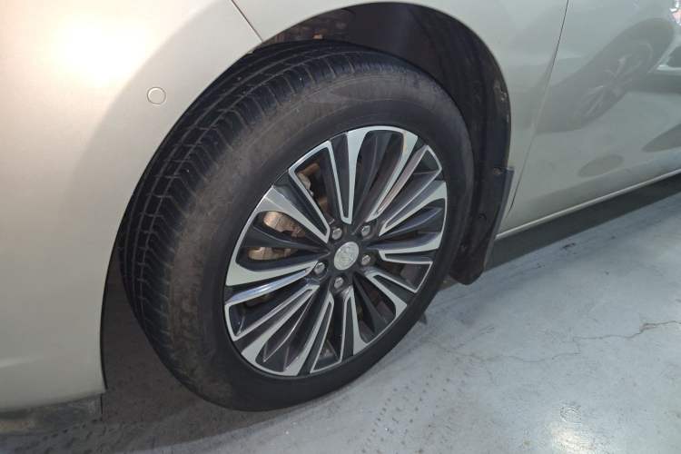 Used Buick GL8 2020 ES Land Cruiser 653T Luxury Model Left Front Wheel Hub