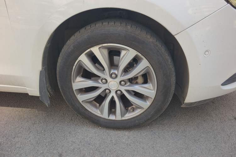 Used Buick GT 2019 18T Automatic Connected Flagship Version China V Standard Right Front Wheel Hub