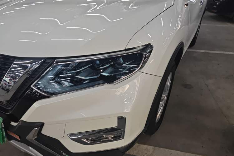 Used Nissan X-Trail 2023 Classic 2.0L Two-Wheel Drive Smart Connect Premium Edition
