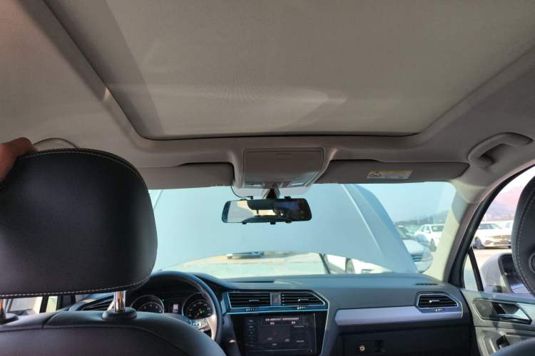 Used Volkswagen Tiguan L 2021 330TSI Automatic Two-Wheel Drive Smart Edition
