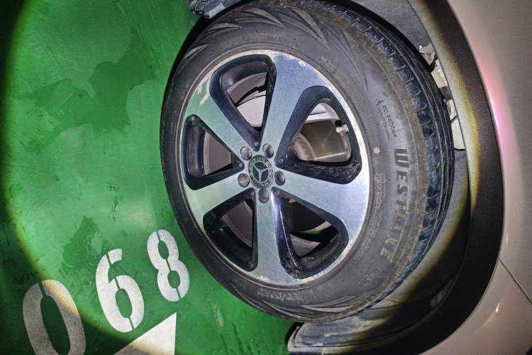 Used Mercedes-Benz GLC 2019 Facelift GLC 260 L 4MATIC Luxury Model Right Front Wheel Hub