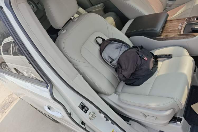 Used GAC Trumpchi M8 2018 320T Flagship Edition Right Front Seat