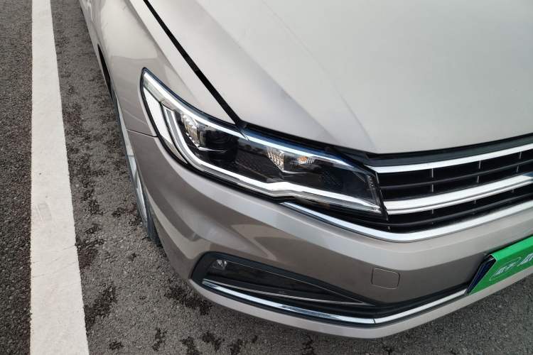 Used Volkswagen Bora 2021 1.5L Automatic Elite Smart Connect Edition Right Front Headlight