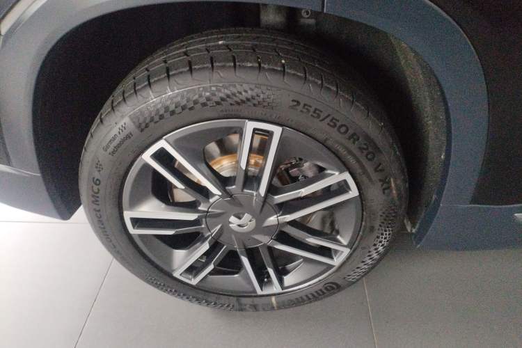 Used Nio EC6 2020 430 km Sport Version Right Rear Wheel Hub