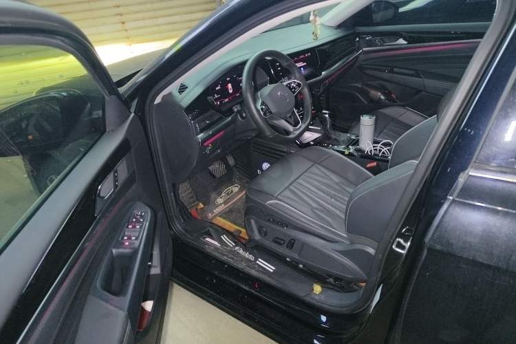 Used Volkswagen Passat 2022 330TSI Starry Luxury Edition Driver Seat