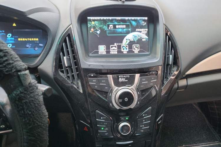 Used BYD Qin New Energy 2015 1.5T Dual-Crown Flagship Edition