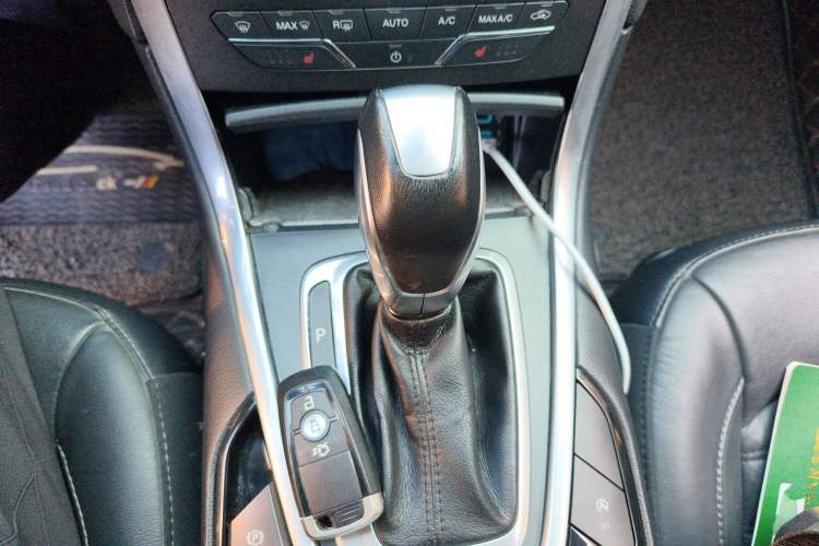 Used Ford Edge 2018 EcoBoost 245 Two-Wheel-Drive Titanium 7-Seater China V Standard