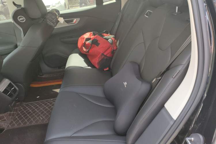 Used Hongqi E-QM5 2023 620km PLUS
