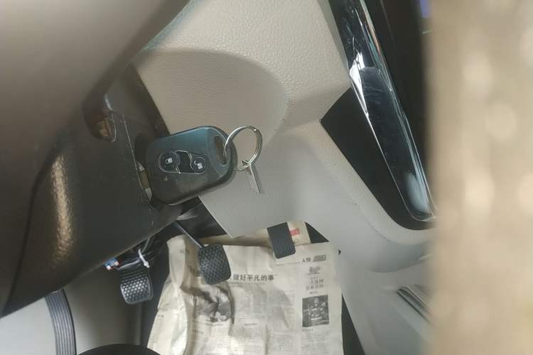 Used Jinbei New Hiace X30L 2023 1.5L Wealth Edition Van 2/5 Seats Non-Air-Conditioned Version SWC15M