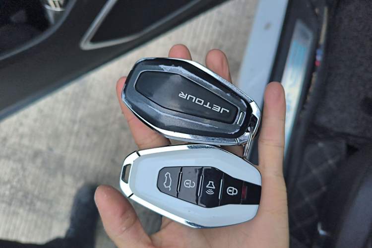 Used JETOUR X90 2019 1.6T DCT Luxury Travel Edition 6 Seats China VI Standard Vehicle Key