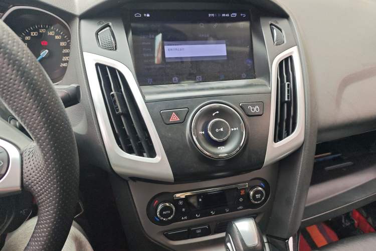 Used Ford Focus 2012 Sedan 1.6L Automatic Fashion Edition
