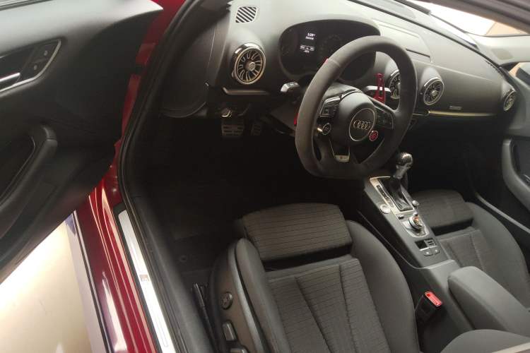 Used Audi A3 2019 Limousine 40 TFSI Sport Version China V Emission Standard Driver Seat