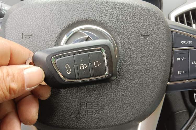 Used Dongfeng Aeolus AX7 2015 2.0L Automatic Zhiyi Trim