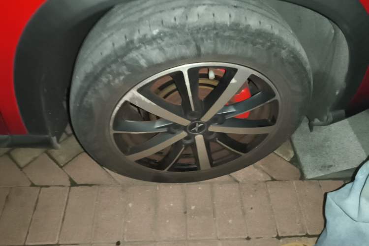 Used XPeng G3 2019 Deluxe Edition Right Front Wheel Hub