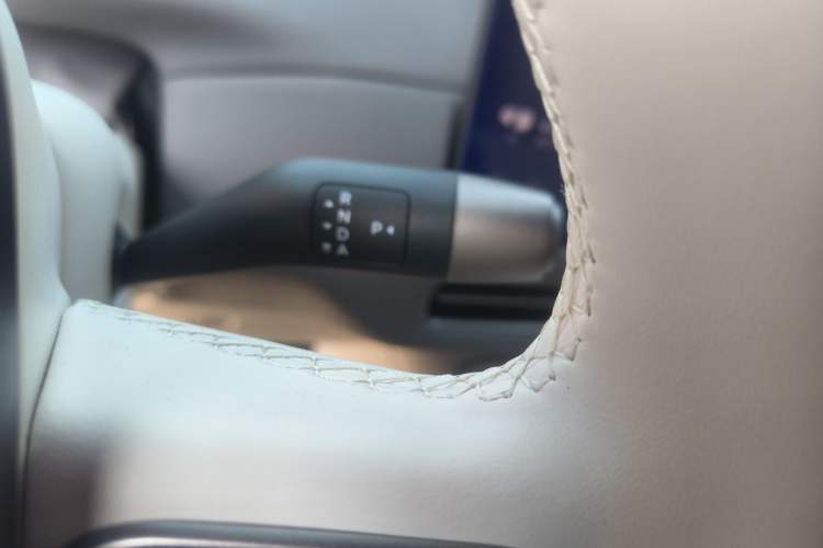 Used Li Auto i6 2025 Model Four-Wheel-Drive Standard Type
