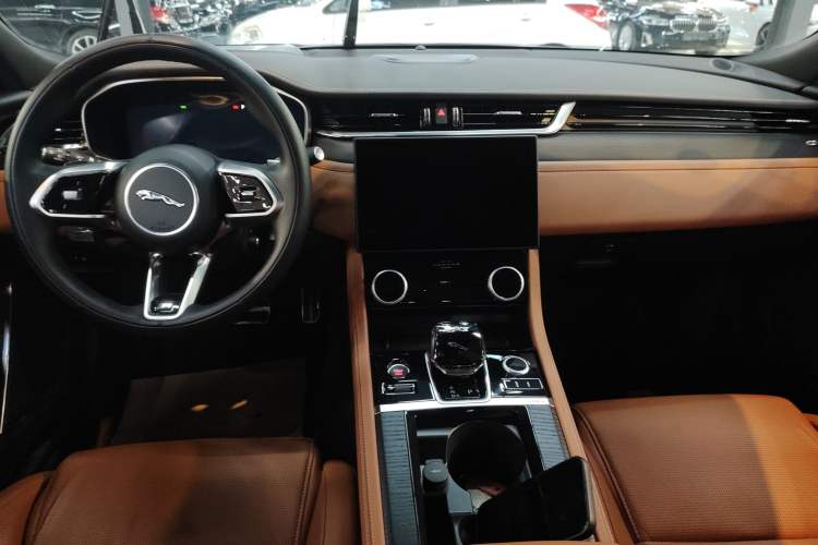 Used Jaguar XFL 2024 2.0T P300 Four-Wheel Drive Flagship Sport Gold Edition