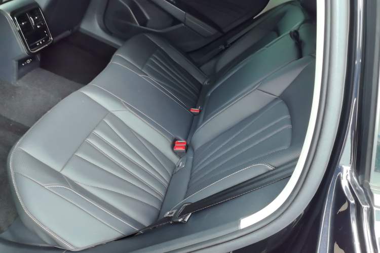 Used Volkswagen Passat 2025 Outstanding Model 380TSI Starry Dragon Edition Left Rear Seat