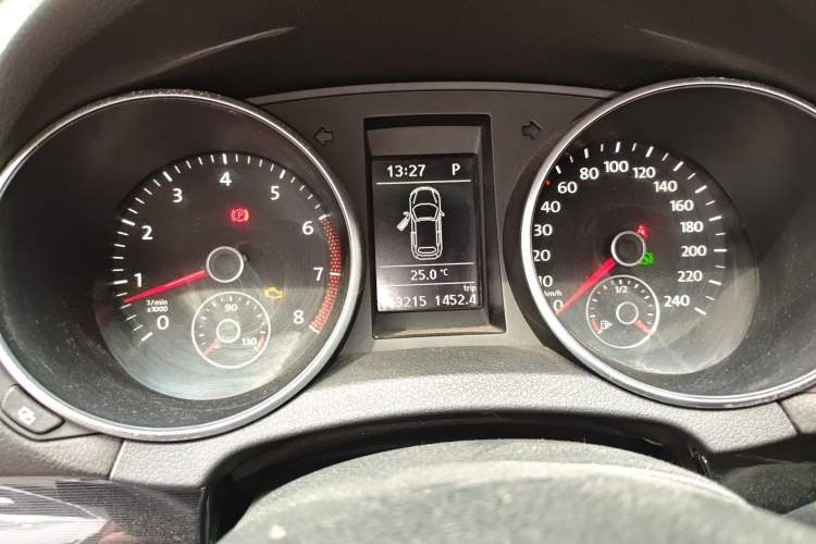 Used Volkswagen Golf 2012 1.4TSI Luxury Convertible Edition Instrument Cluster