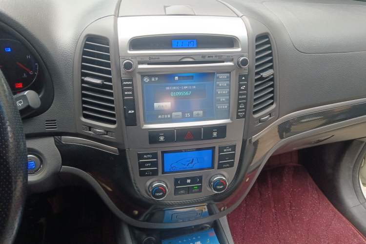 Used Hyundai Santa Fe Classic 2012 2.4 Ultimate Edition 7-Seater Four-Wheel Drive