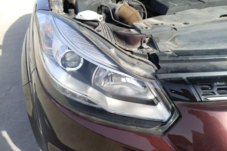 Used JMC Yusheng S350 2016 2.0T Automatic Two-Wheel Drive Gasoline Luxury Version with Sunroof 5 Seats