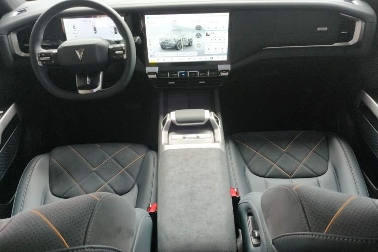 Used Deepal G318 2025 Worry-Free Adventure Edition Four-Wheel Drive Secret Realm Version
