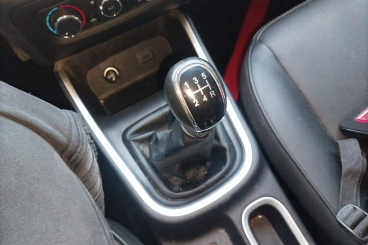 Used Jinbei Gold Hiace M Classic 2022 1.5L Engineering Lion Passenger Van 7 Seats