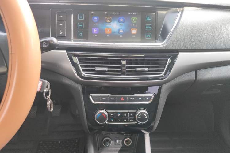 Used CHANGAN KAICHENG Oushang A600 2017 1.5L Manual Luxury Model Audio And AC Panel