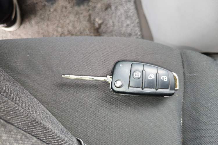 Used JAC Refine M3 2023 PLUS 1.5T 5/7-seat Classic Edition Interior 1