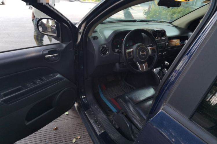 Used Jeep Compass 2012 2.4L four-wheel-drive sport version