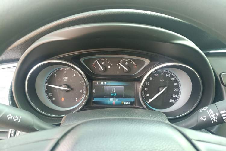 Used Buick Envision 2015 20T Two-Wheel-Drive Leading Model