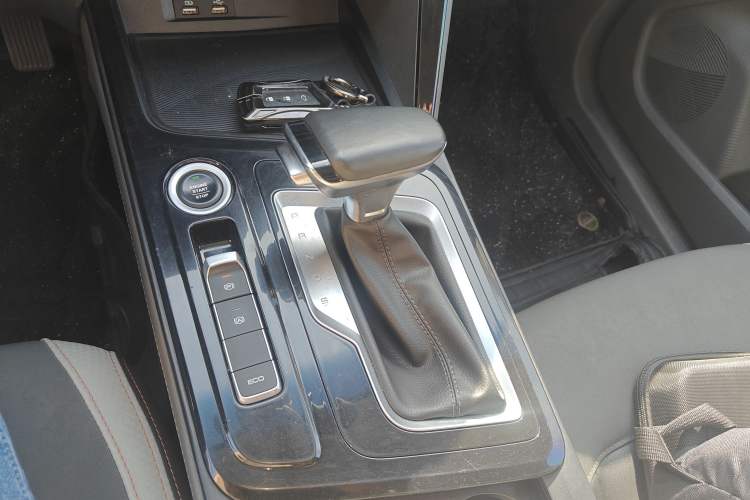 Used Baojun RC-6 2019 1.5T CVT 24-Hour Online Luxury Edition
