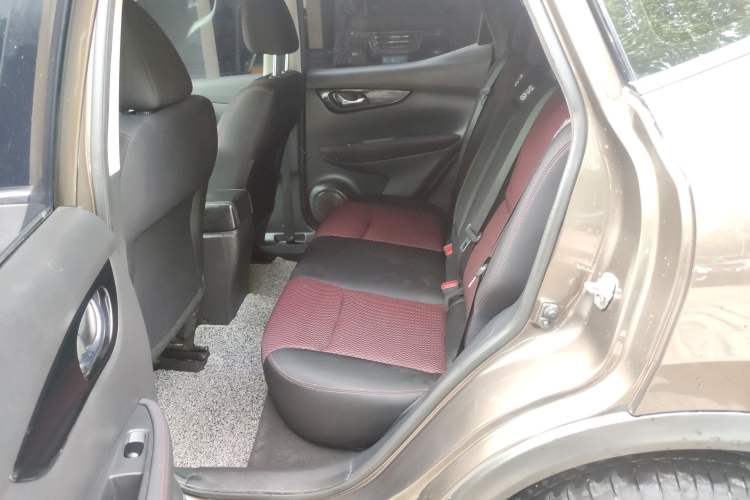 Used Nissan Qashqai 2017 2.0L CVT Elite Edition China V Standard Left Rear Seat