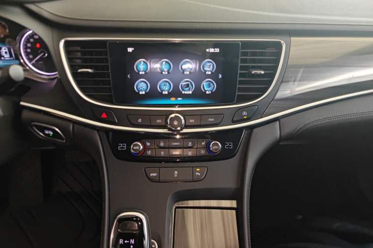 Used Buick LaCrosse 2018 20T Elite Edition Audio And AC Panel