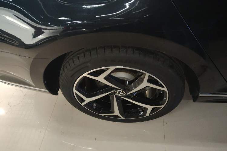 Used Volkswagen Magotan 2023 2 Million Units Commemorative Edition 330TSI DSG Luxury Version
