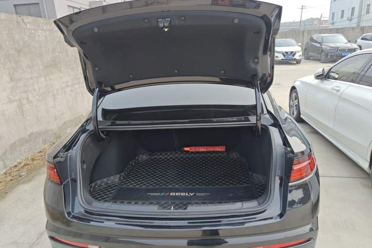 Used Geely Auto Preface 2023 2.0TD "Only This Verdant Green" Edition
