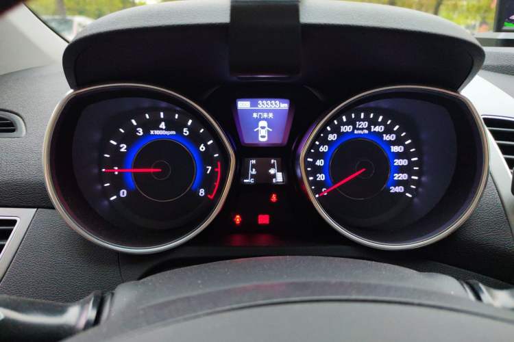 Used Hyundai Elantra (5th Generation / Langdong) 2016 1.6L Manual Luxury Model
