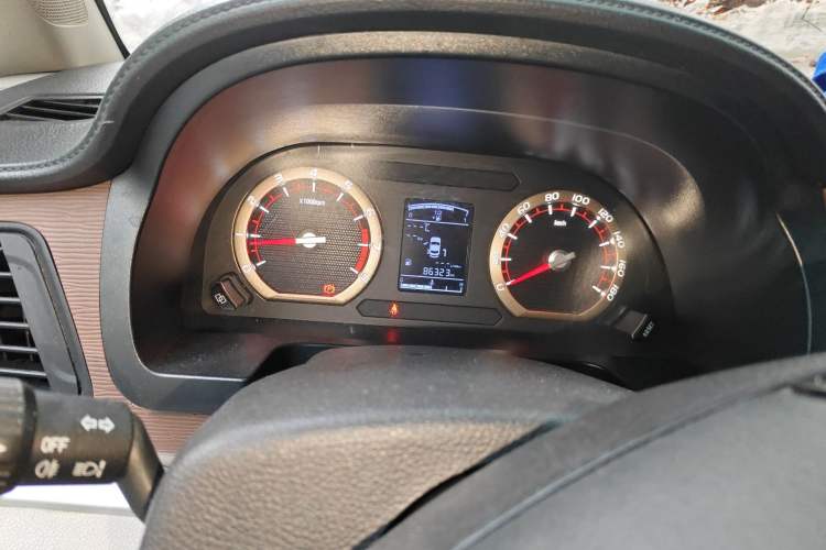 Used FORTHING Lingzhi 2019 Facelifted M5L 1.6L 7-Seater Base Model China VI Standard Odometer Close Up